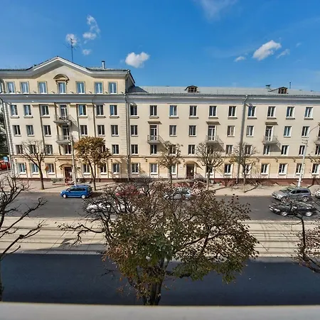 2-К Квартира В Центре. Метро Я.Коласа, Цум, Казино, Рынок Apartment
