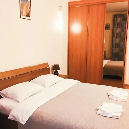 2-К Квартира В Центре. Метро Я.Коласа, Цум, Казино, Рынок Apartment